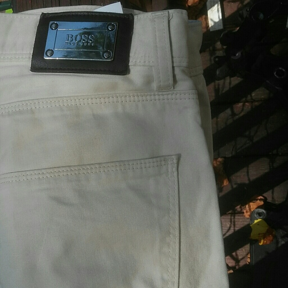 Hugo Boss khakis 34x32